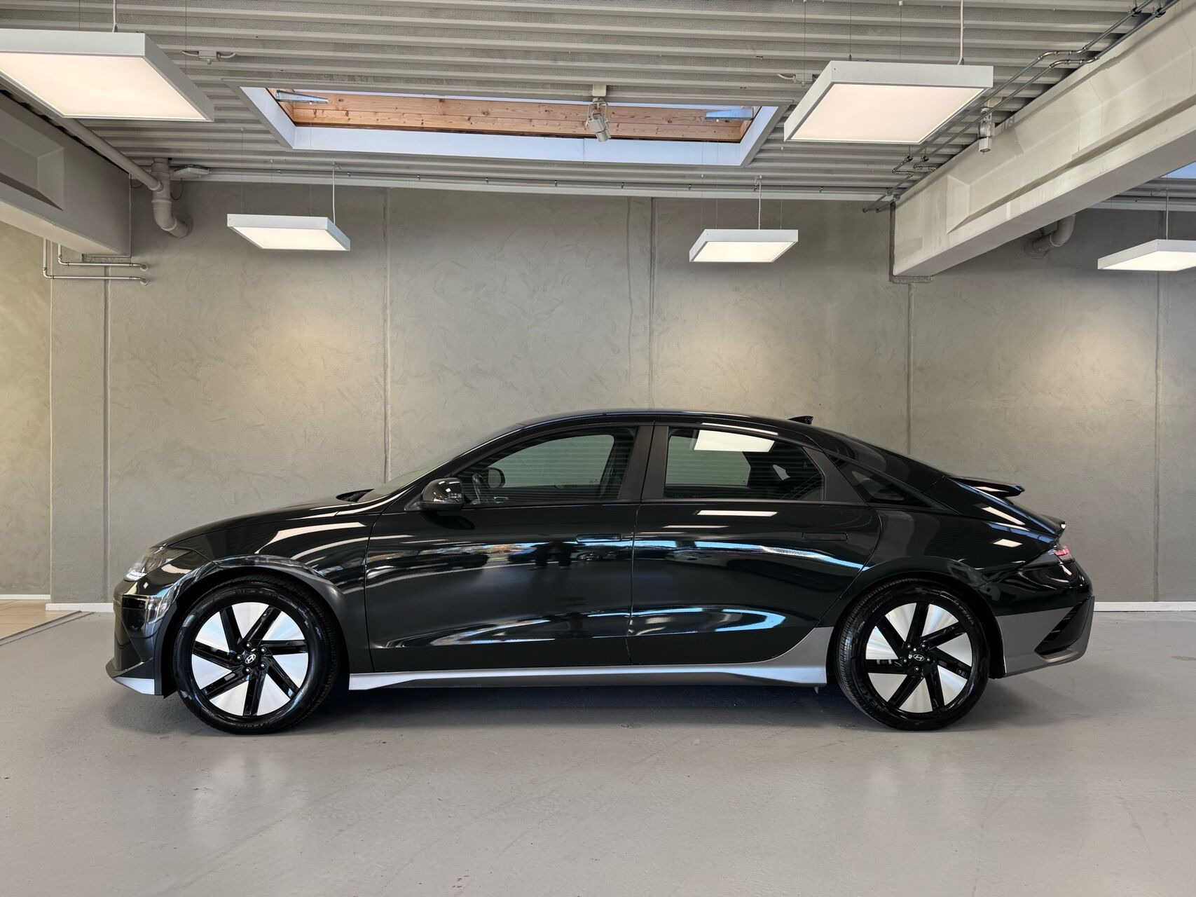 Grøn Hyundai Ioniq 6 fra 2023