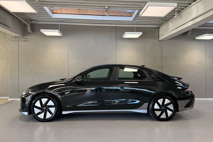 Grøn Hyundai Ioniq 6 fra 2023
