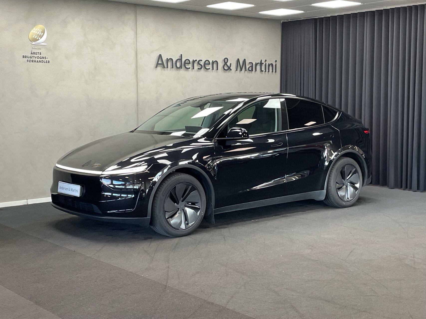 Tesla Model Y EL Long Range Premium AWD 514HK 5d Aut.