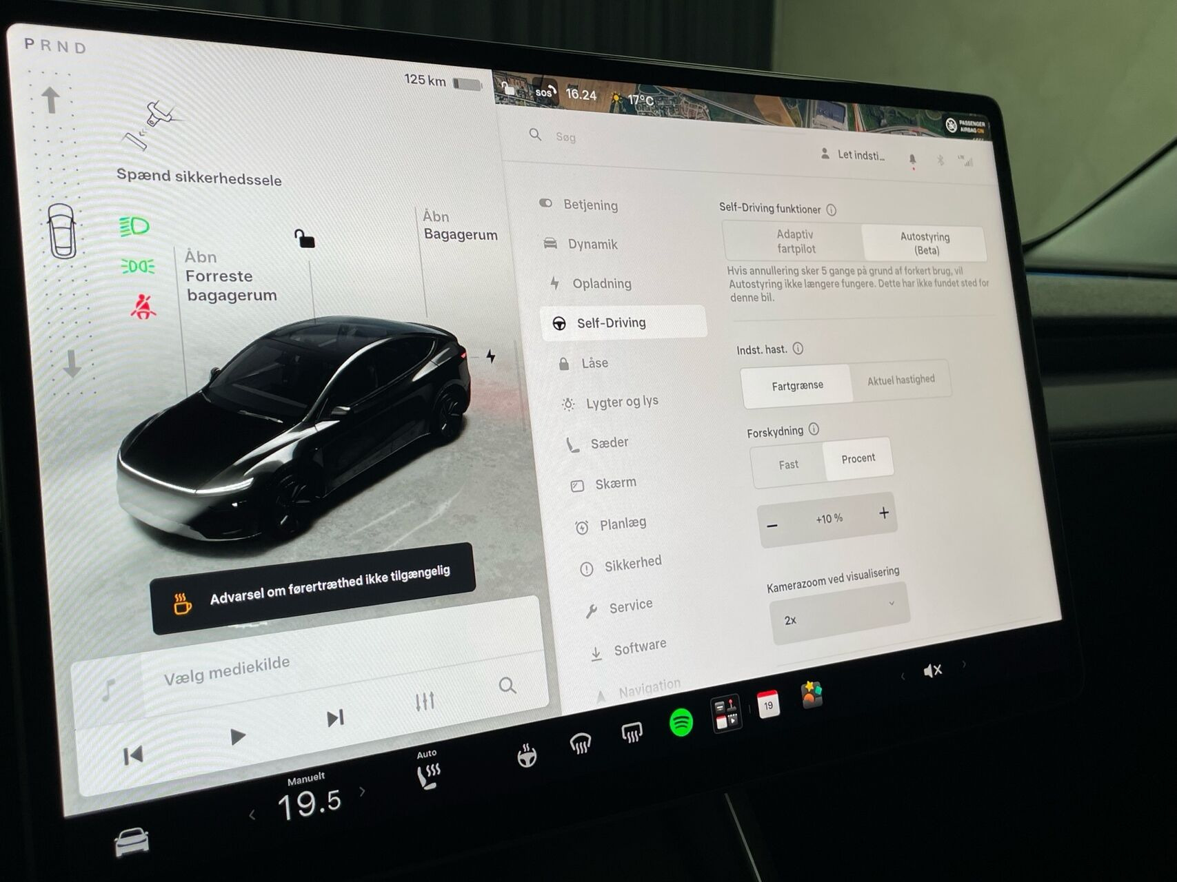 Sort Tesla Model Y fra 2025