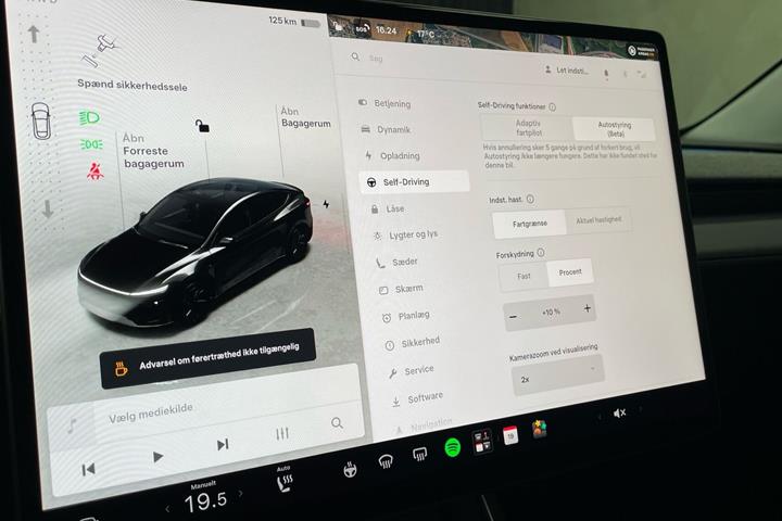 Sort Tesla Model Y fra 2025