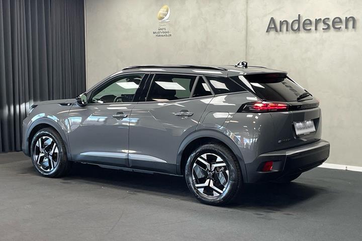 Grå Peugeot e-2008 fra 2025