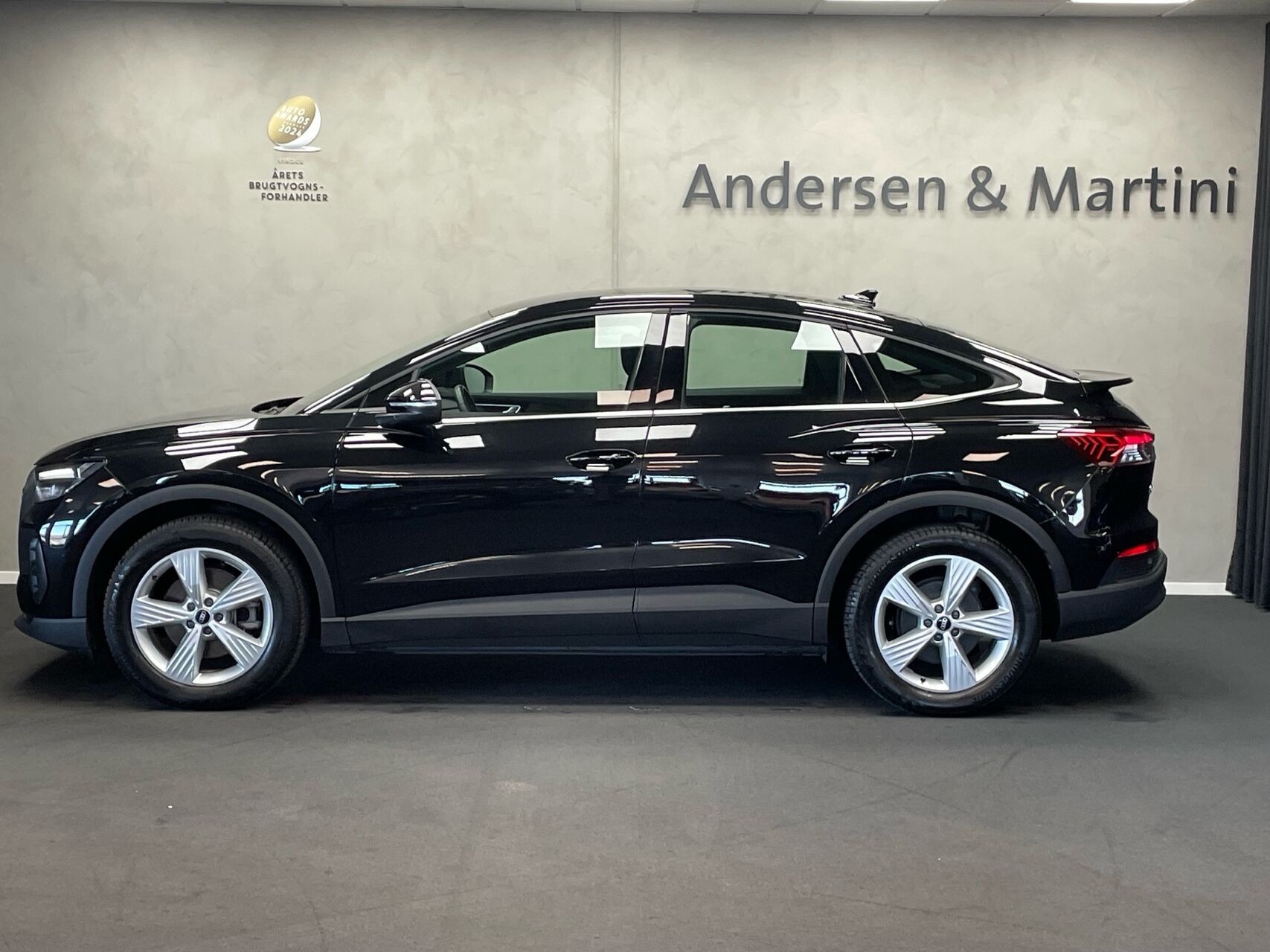 Sort Audi Q4 fra 2023