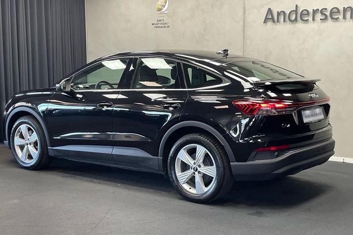 Sort Audi Q4 fra 2023