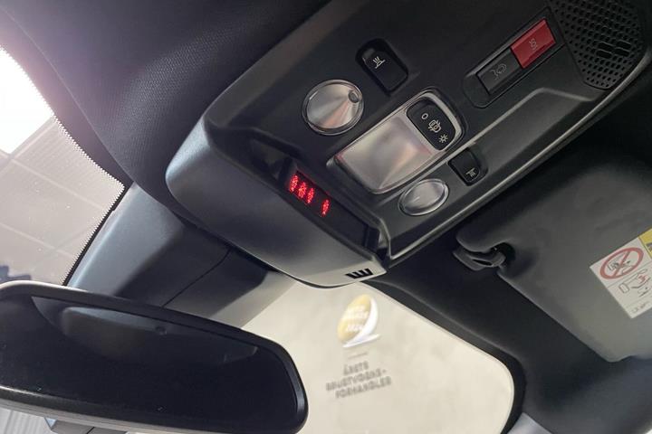 Sort Peugeot e-2008 fra 2025