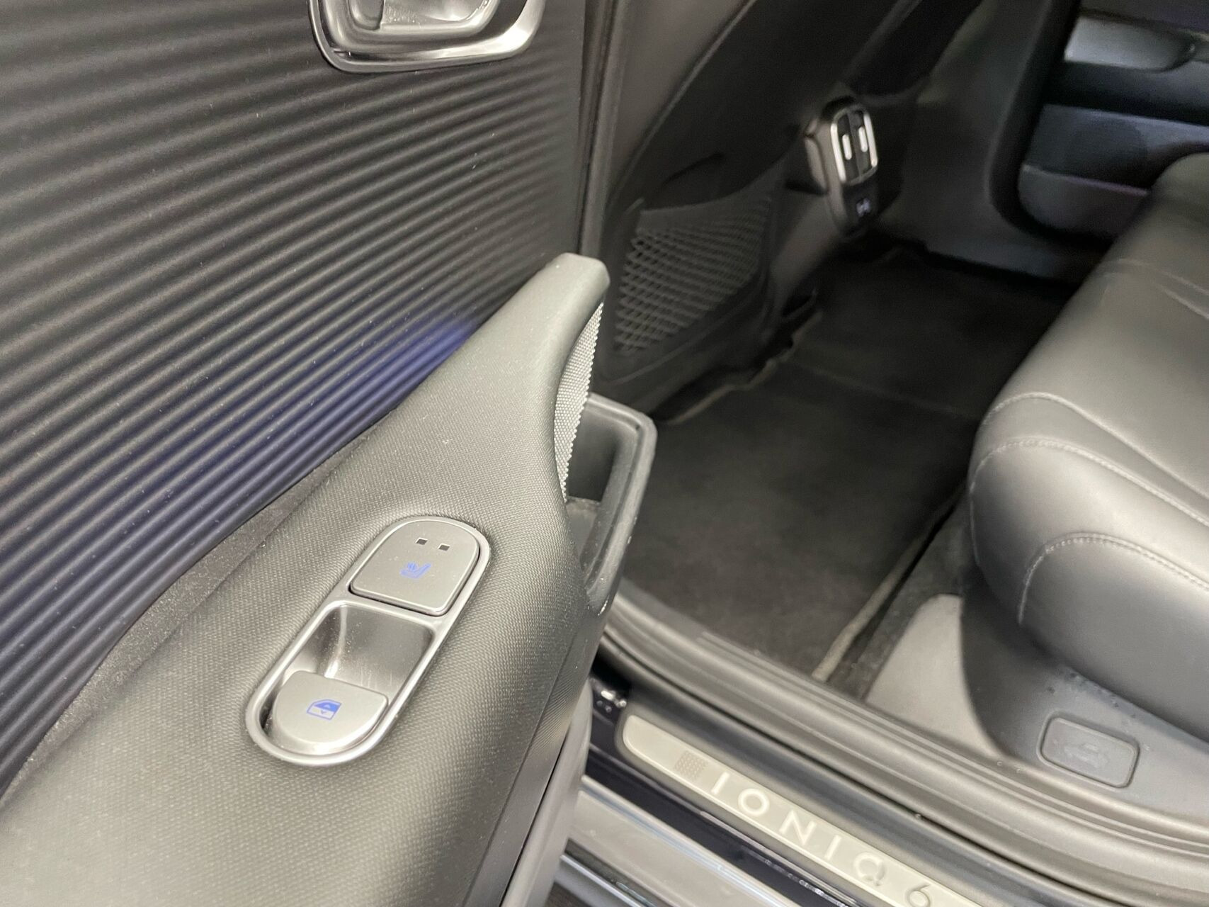 Blå Hyundai Ioniq 6 fra 2023