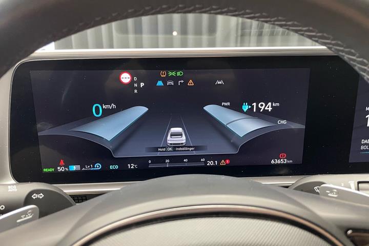 Blå Hyundai Ioniq 6 fra 2023