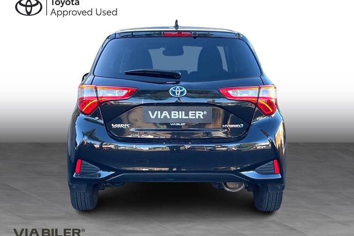 Sort Toyota Yaris fra 2020