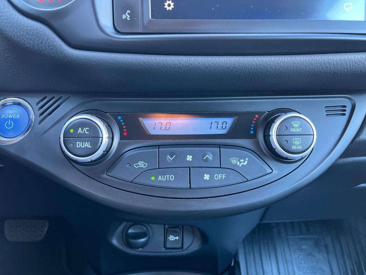 Sort Toyota Yaris fra 2020