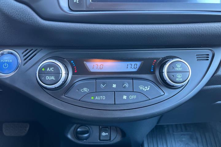 Sort Toyota Yaris fra 2020