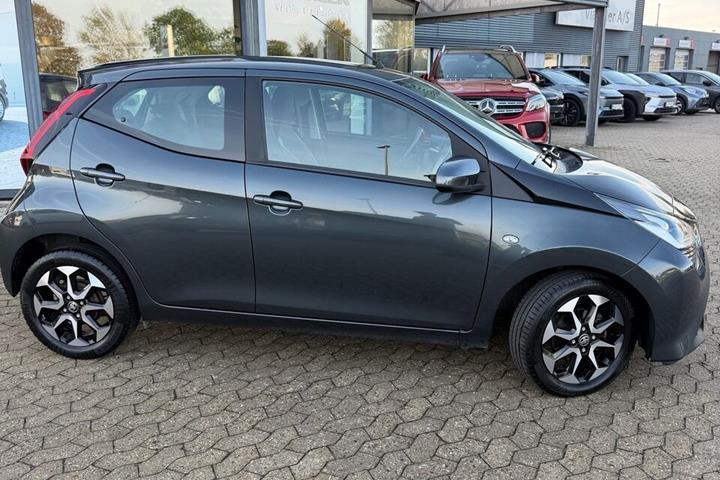 Grå Toyota Aygo fra 2019
