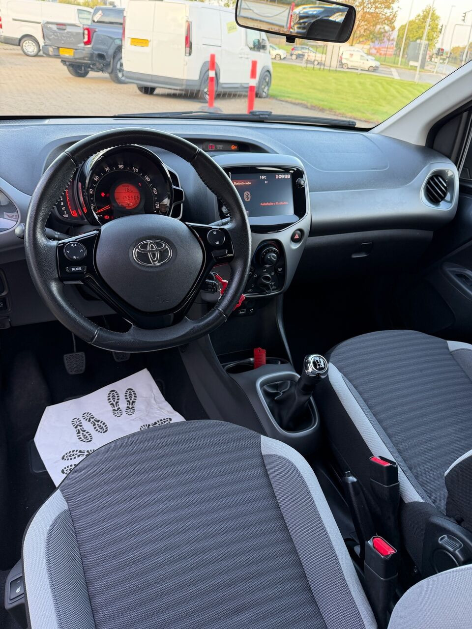 Grå Toyota Aygo fra 2019