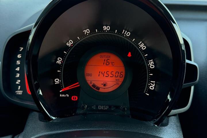 Grå Toyota Aygo fra 2019