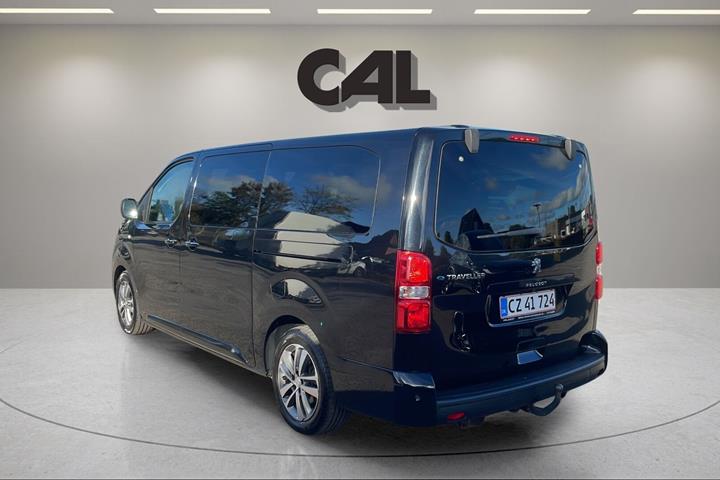 Sort Peugeot e-Traveller fra 2021