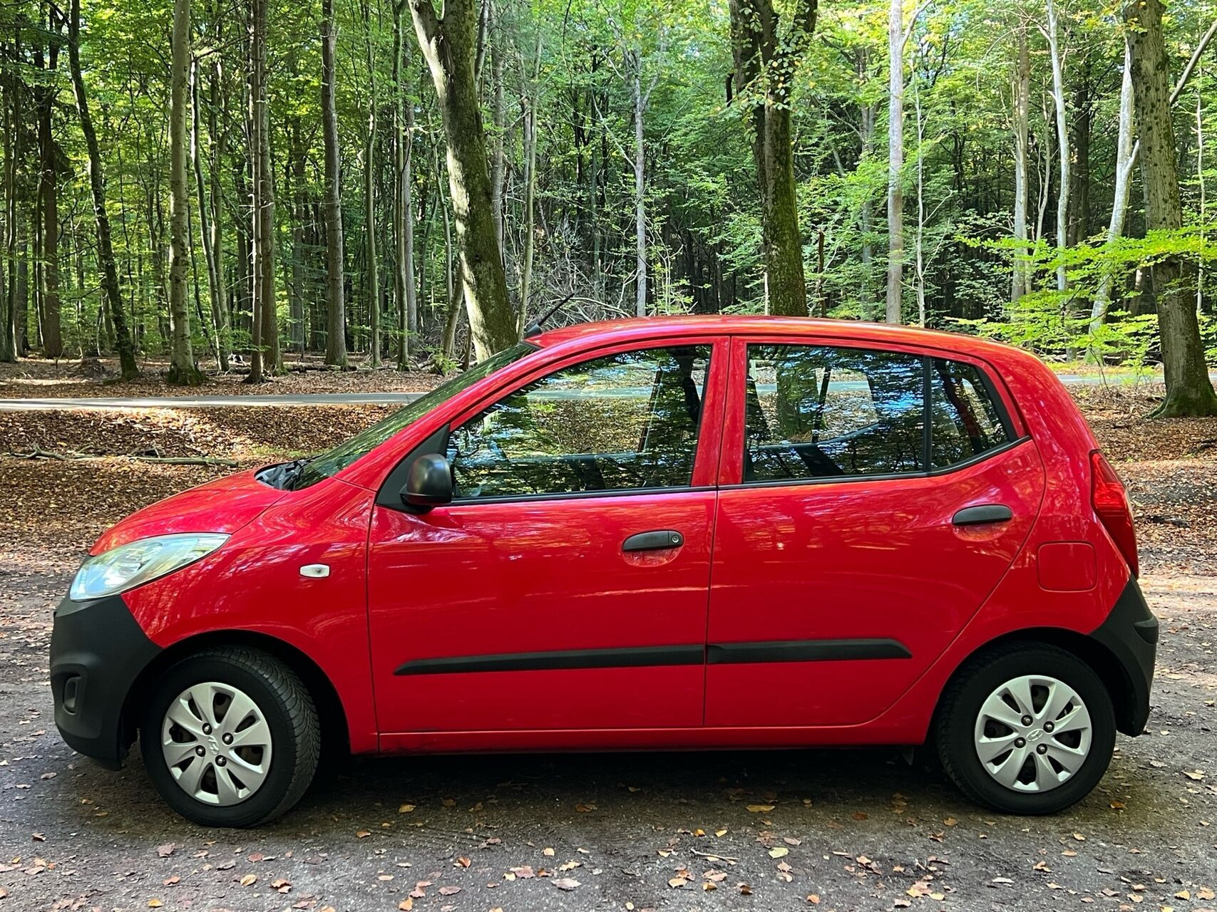 Rød Hyundai i10 fra 2012