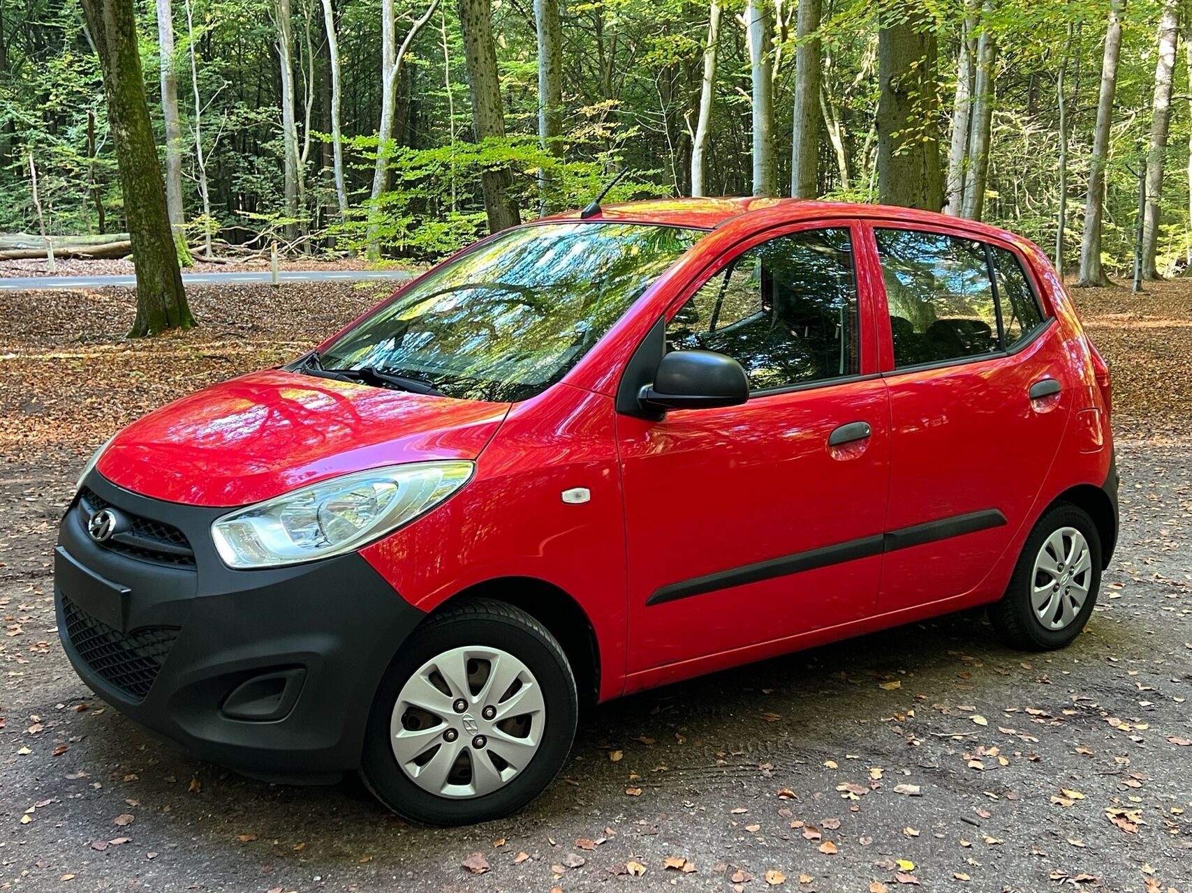 Rød Hyundai i10 fra 2012