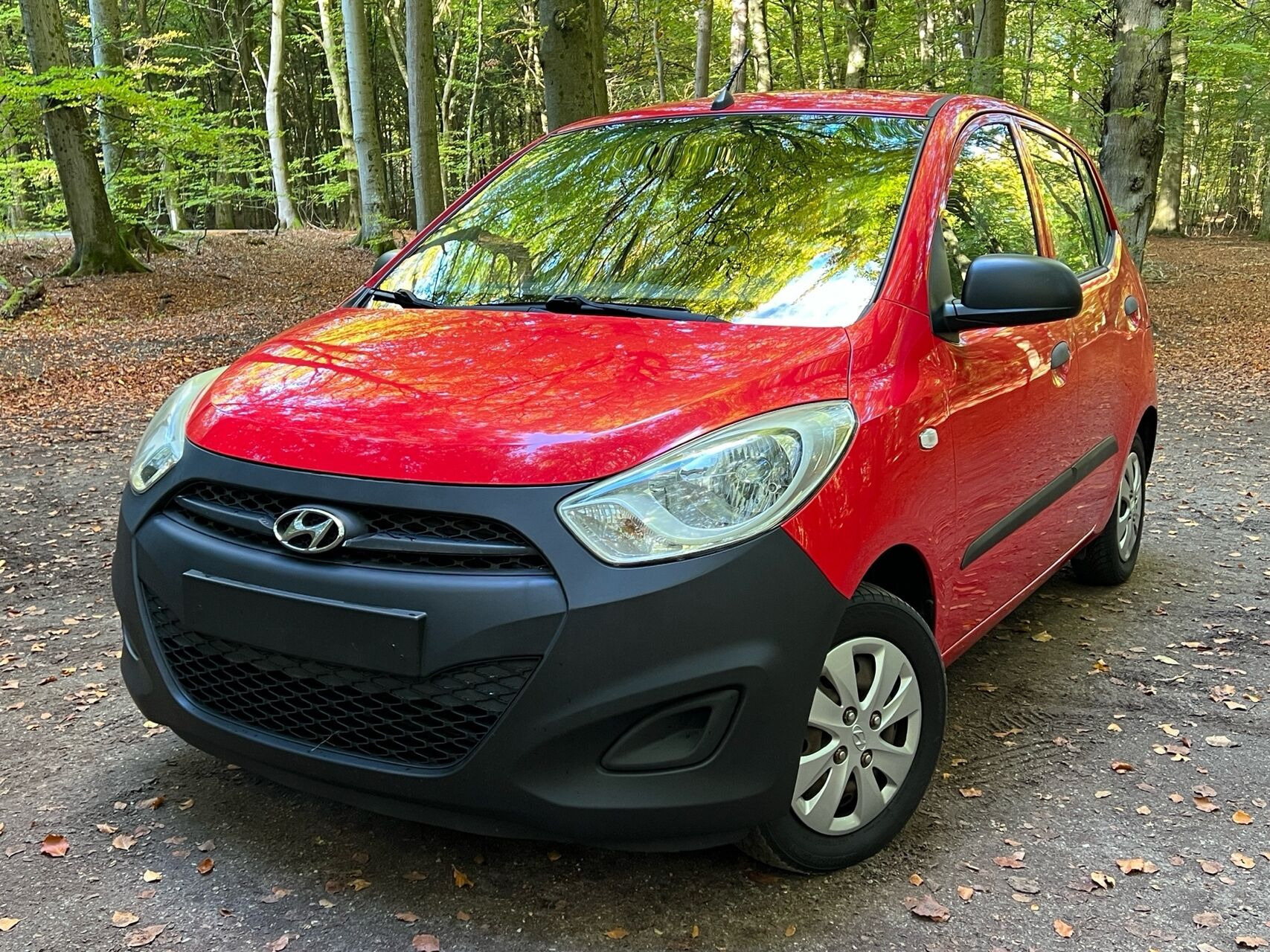 Rød Hyundai i10 fra 2012