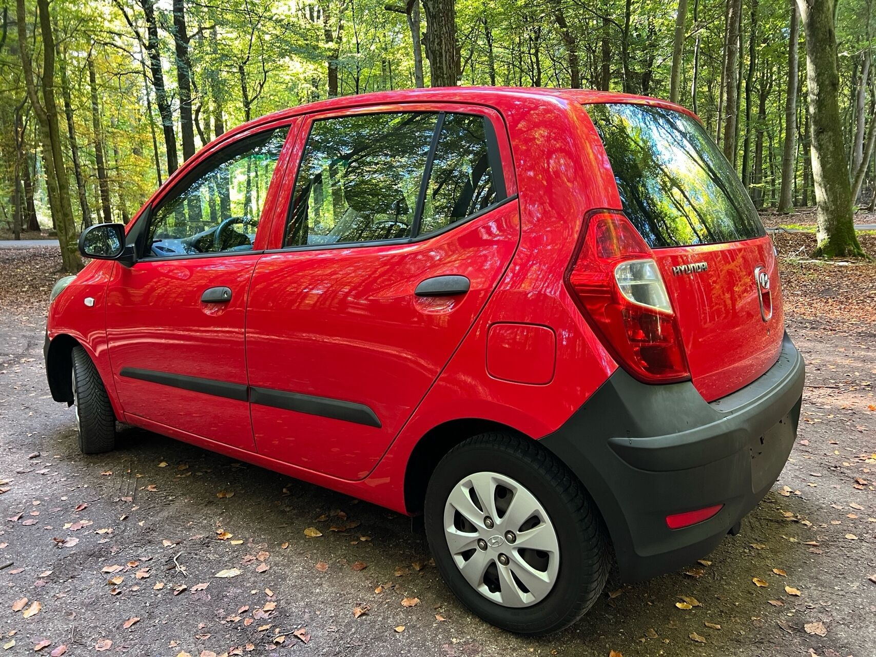 Rød Hyundai i10 fra 2012