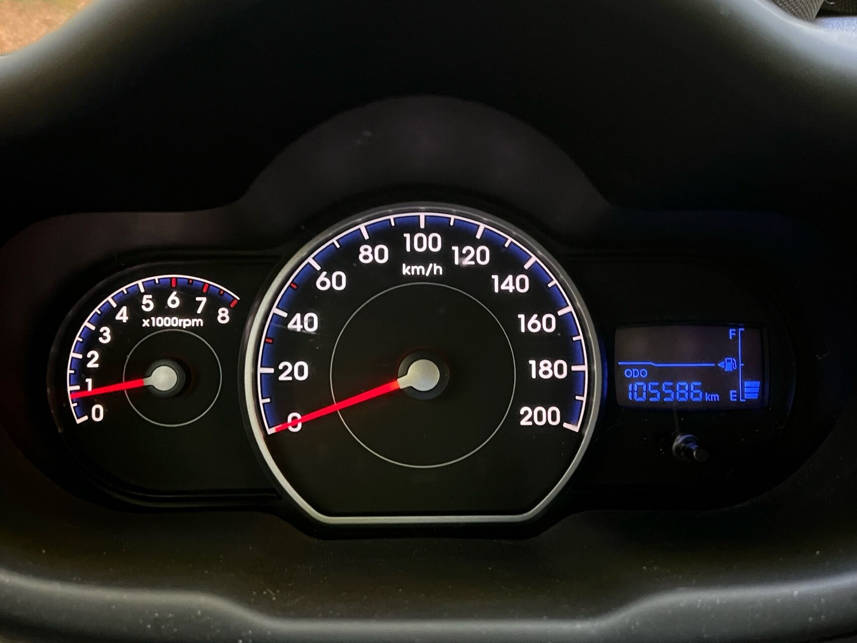 Rød Hyundai i10 fra 2012