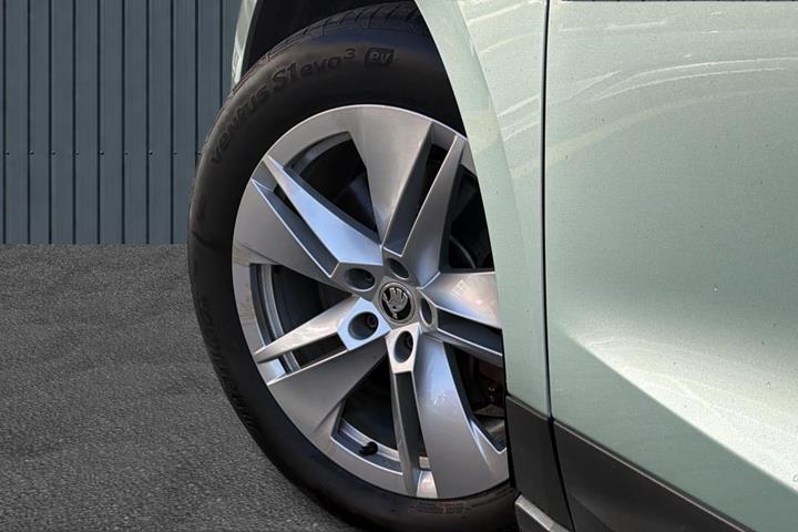 Grøn Skoda Enyaq fra 2022