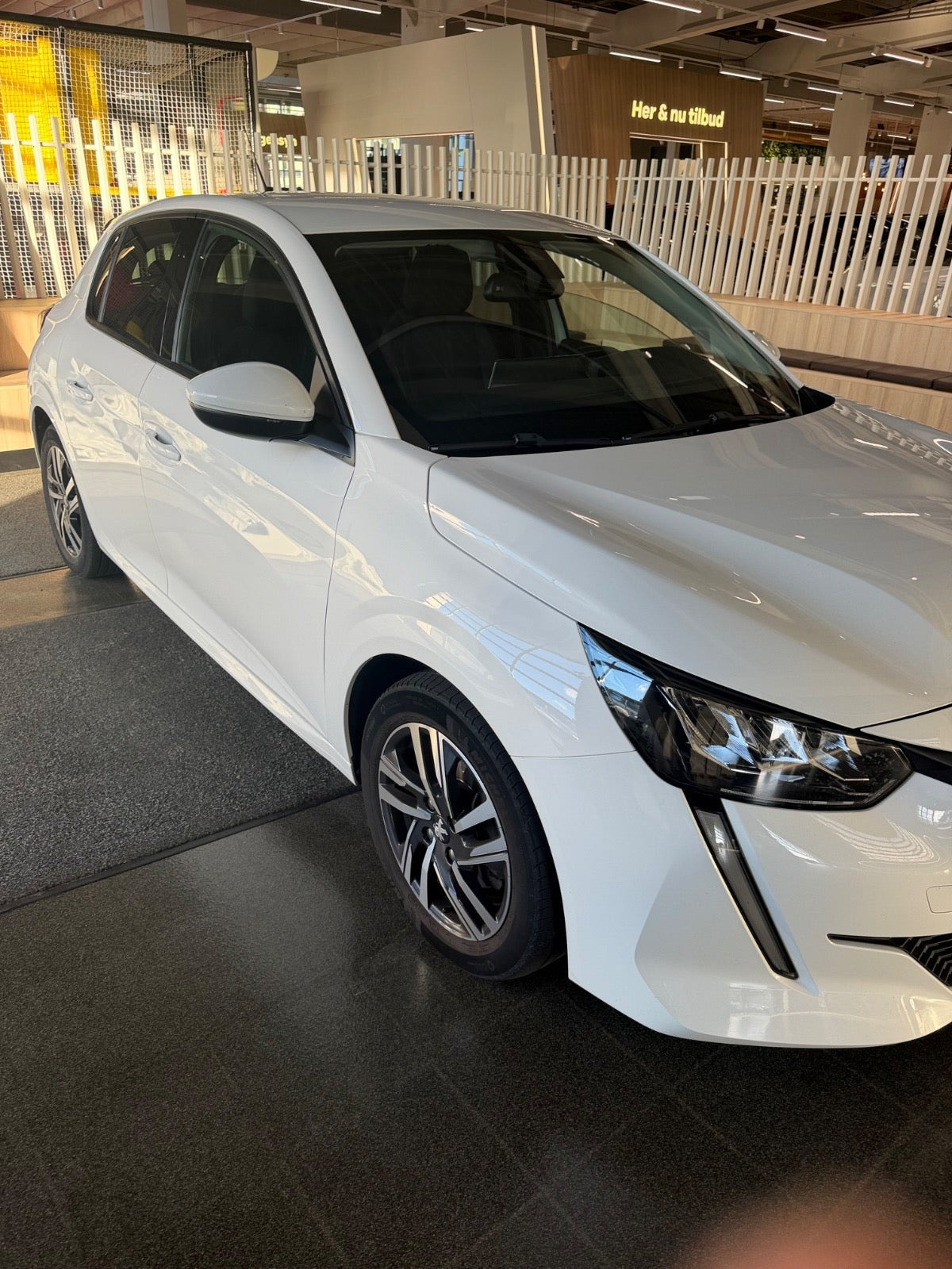 undefined Peugeot 208 fra 2021
