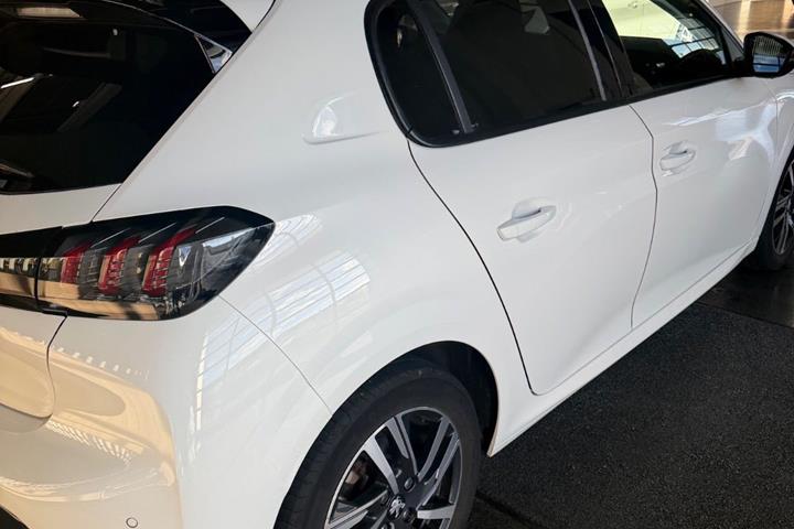 undefined Peugeot 208 fra 2021