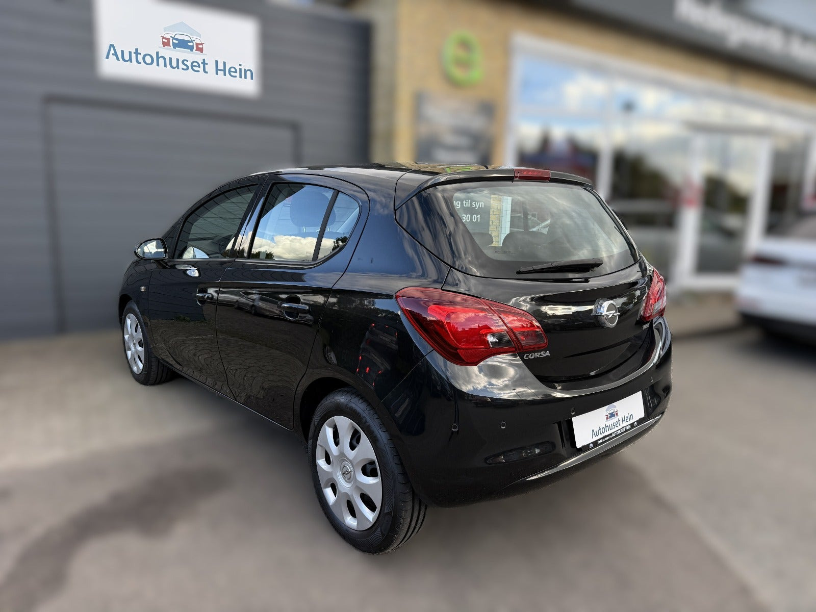 Sort Opel Corsa fra 2015