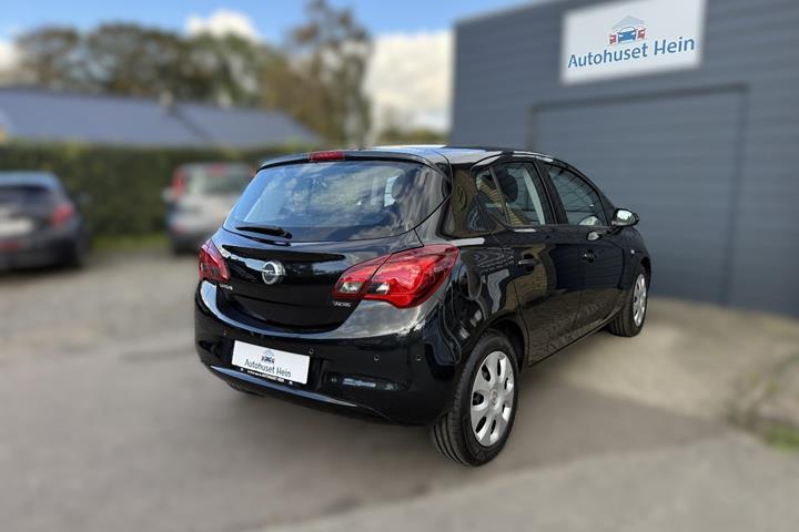 Sort Opel Corsa fra 2015