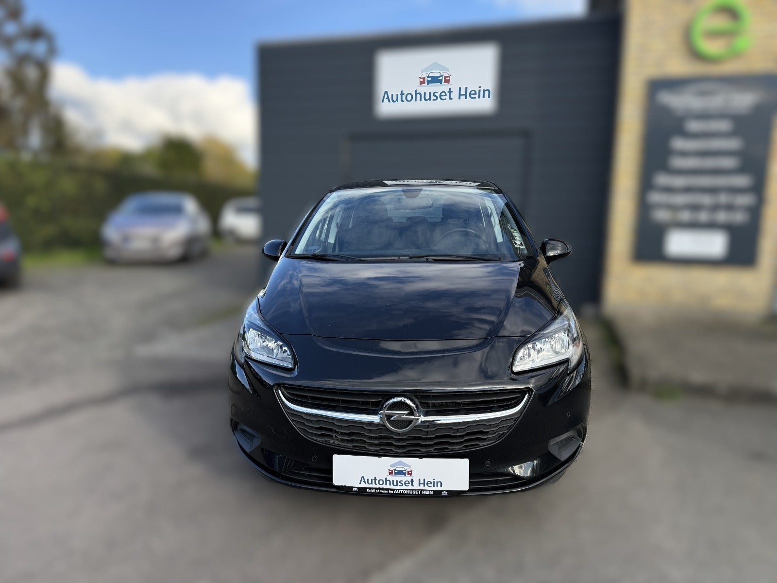 Sort Opel Corsa fra 2015