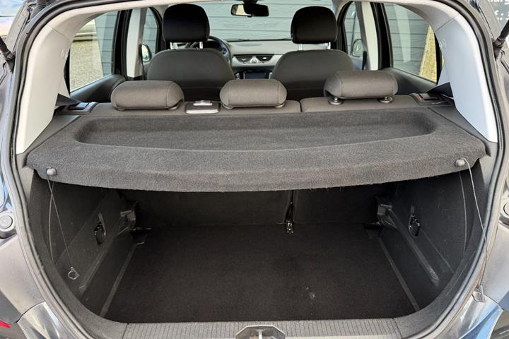 Sort Opel Corsa fra 2015