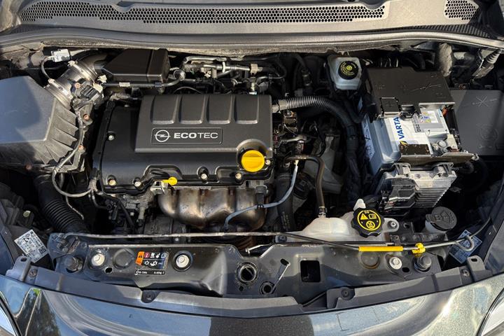Sort Opel Corsa fra 2015
