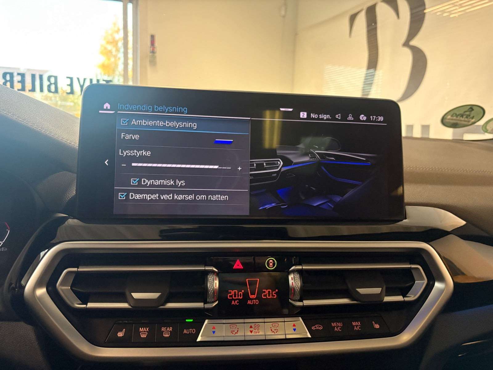 Grå BMW iX3 fra 2023