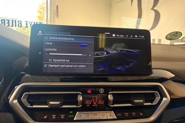 Grå BMW iX3 fra 2023