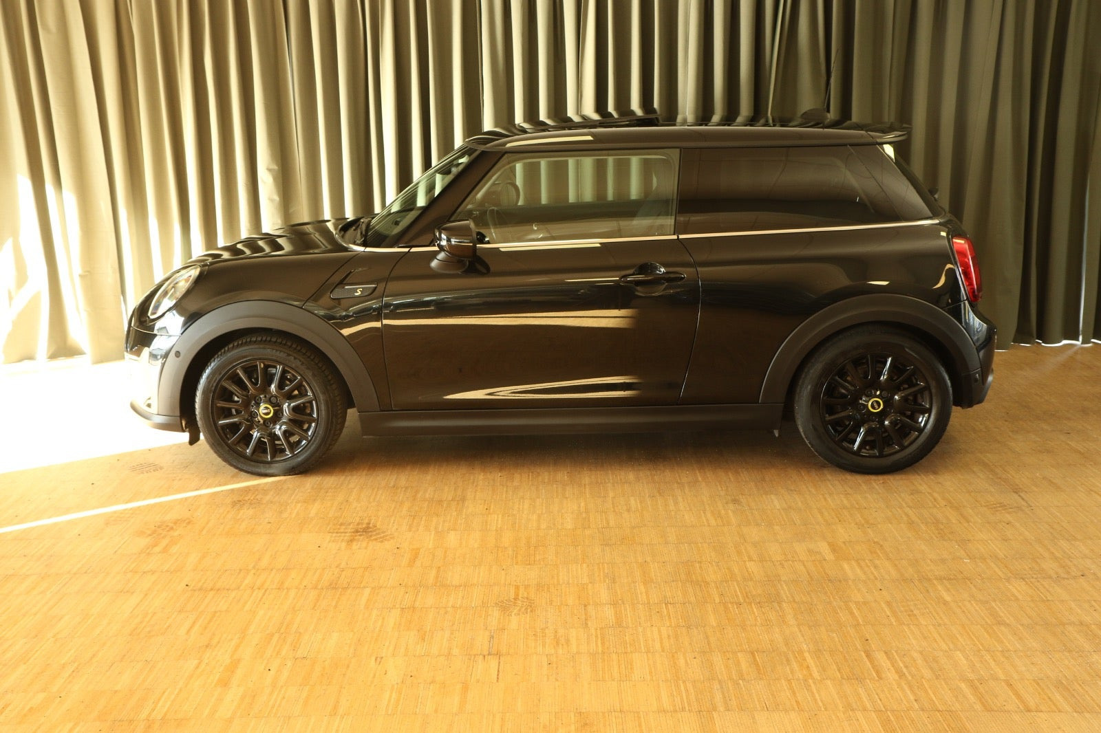 Grøn Mini Cooper SE fra 2023