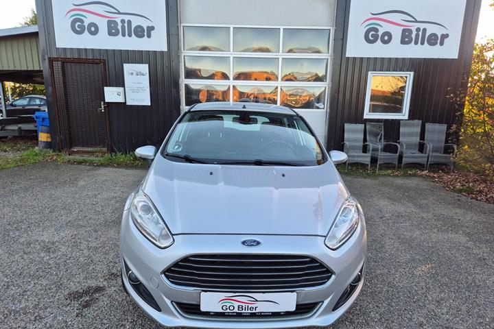 Grøn Ford Fiesta fra 2015
