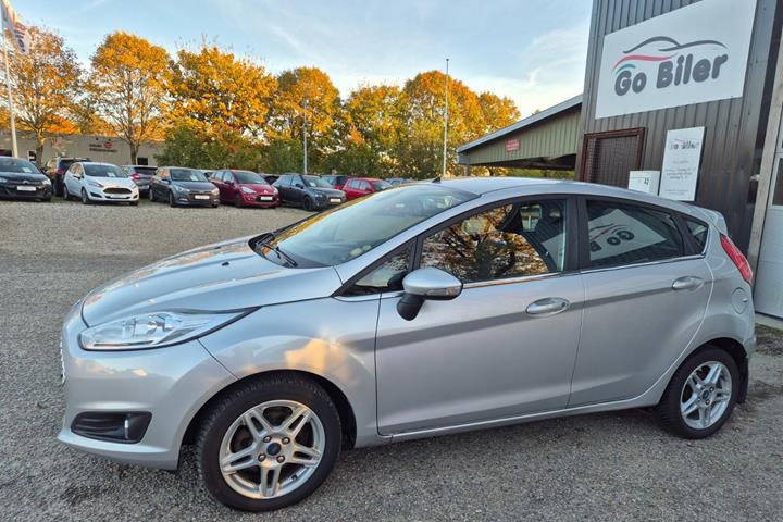 Grøn Ford Fiesta fra 2015