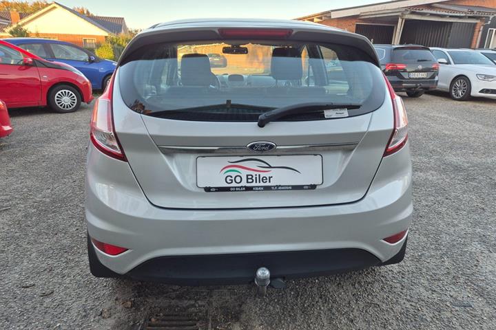 Grøn Ford Fiesta fra 2015