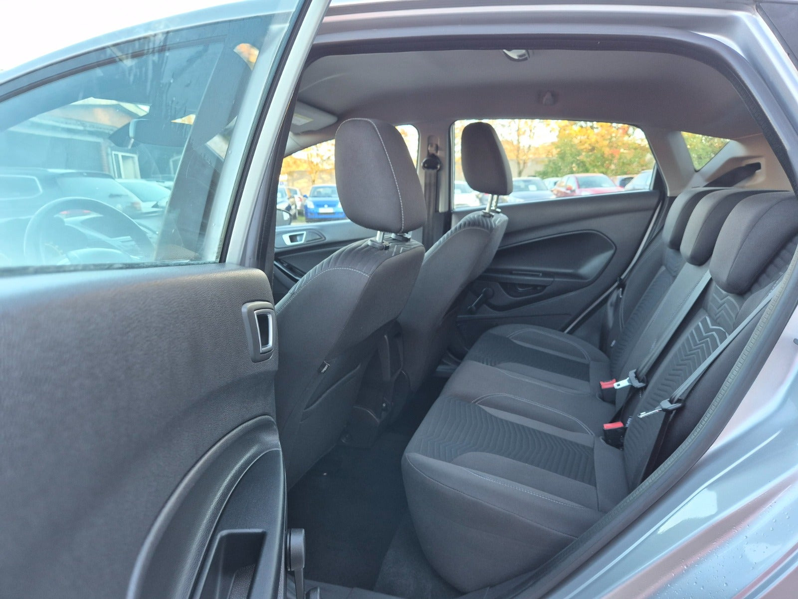 Grøn Ford Fiesta fra 2015