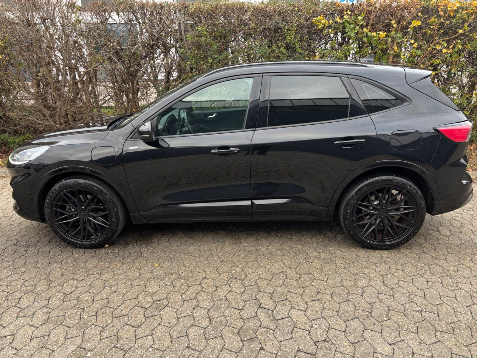 Grøn Ford Kuga fra 2020