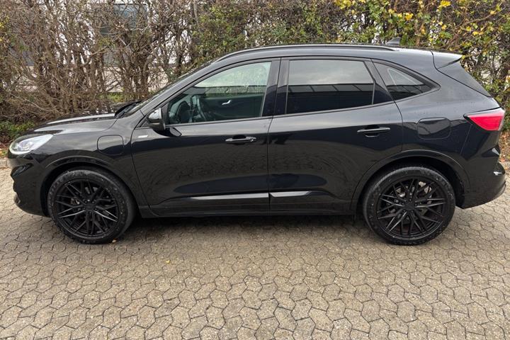 Grøn Ford Kuga fra 2020
