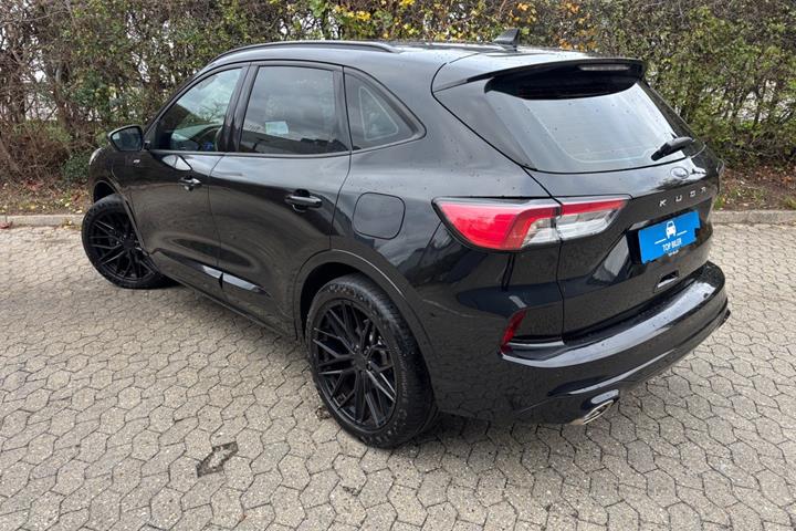 Grøn Ford Kuga fra 2020