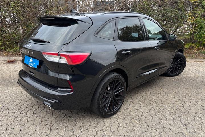 Grøn Ford Kuga fra 2020