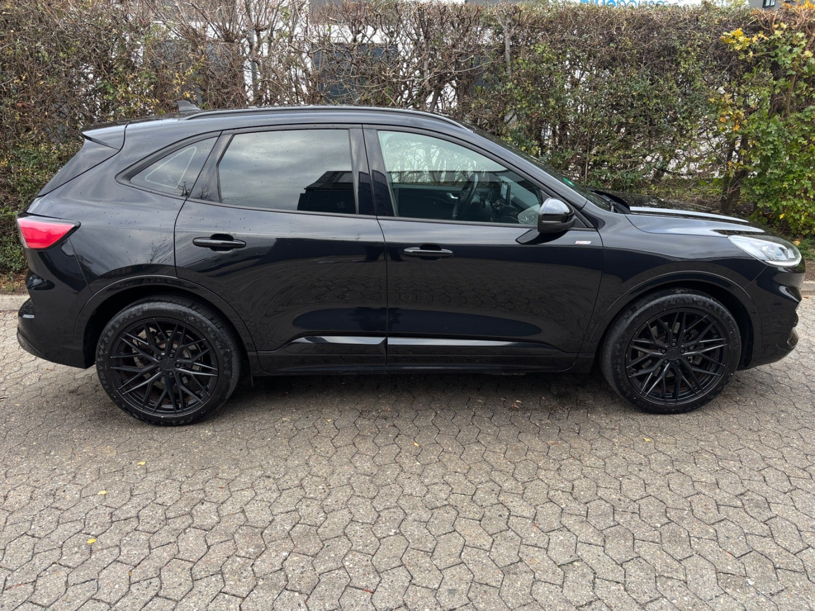 Grøn Ford Kuga fra 2020