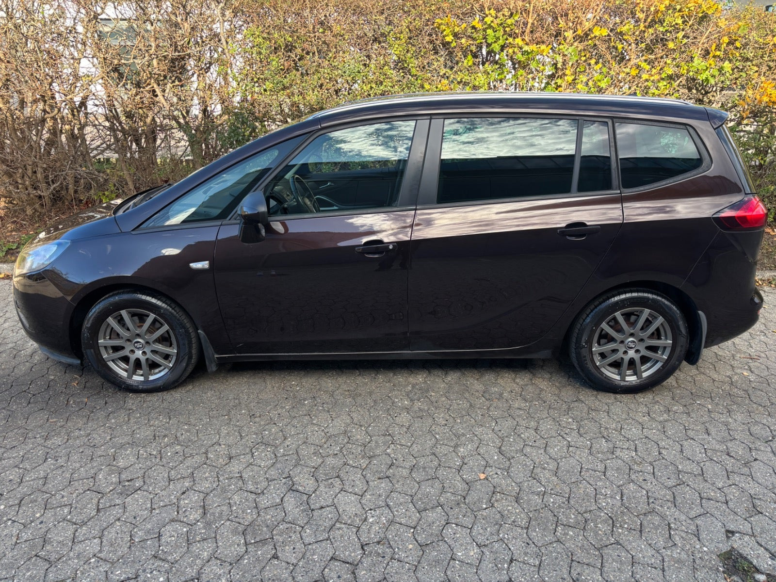 undefined Opel Zafira Tourer fra 2012