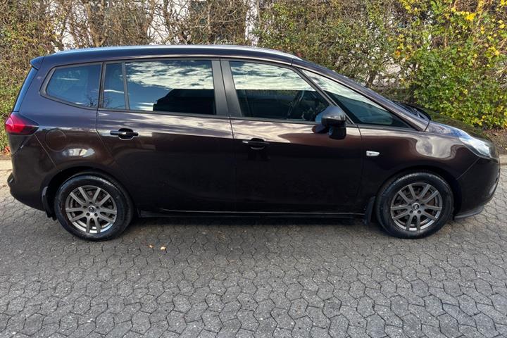 undefined Opel Zafira Tourer fra 2012