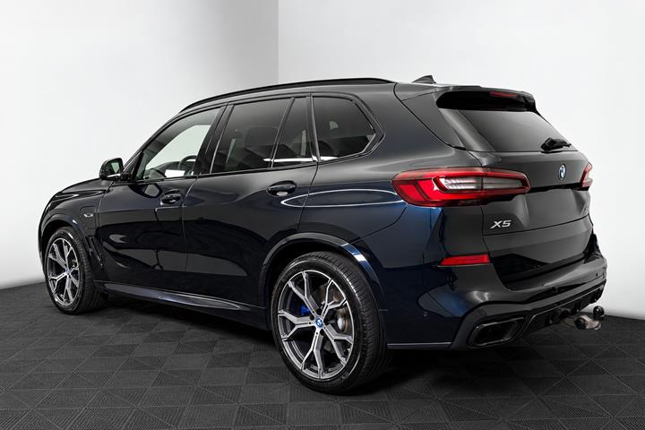 Sort BMW X5 fra 2022