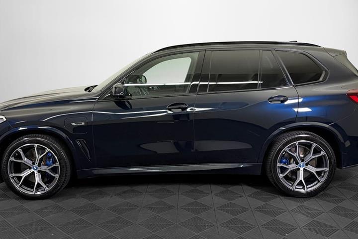 Sort BMW X5 fra 2022