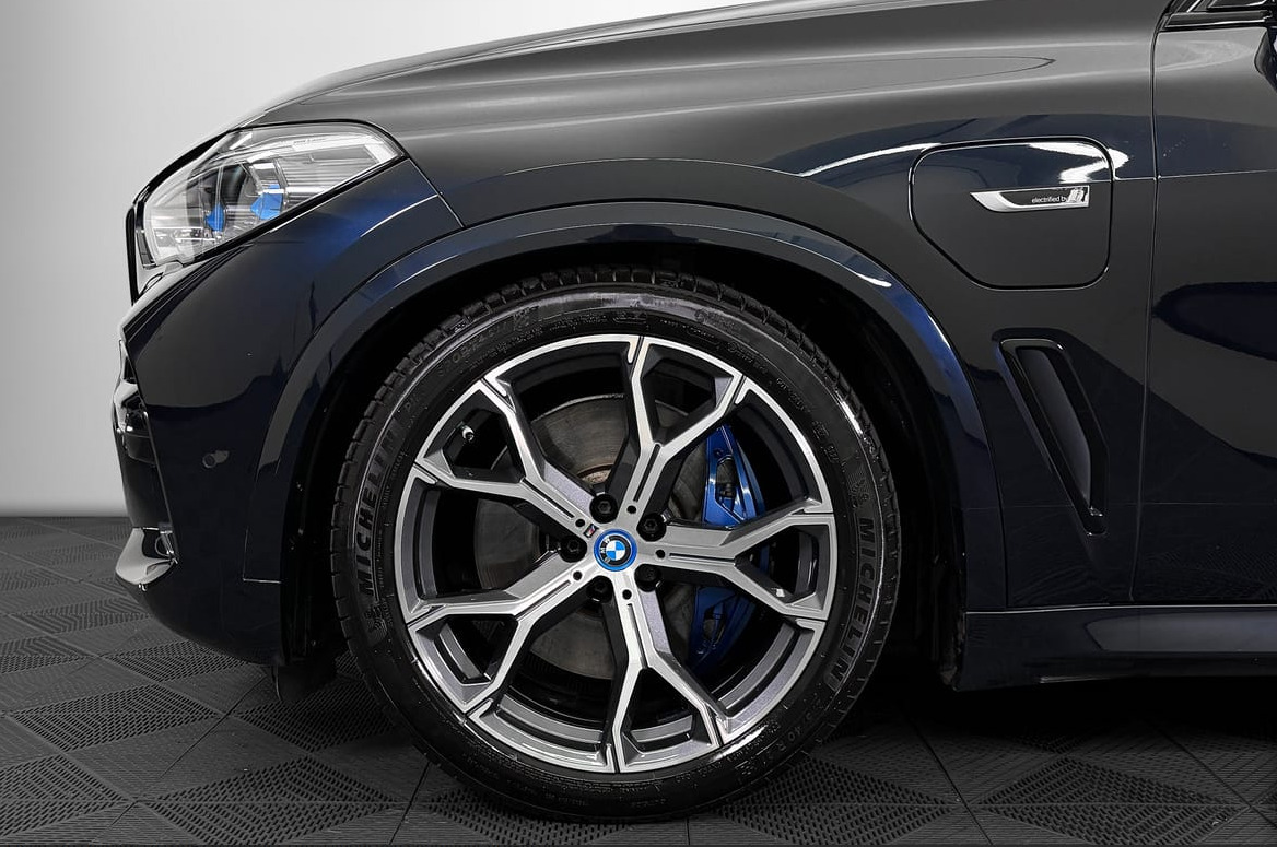 Sort BMW X5 fra 2022