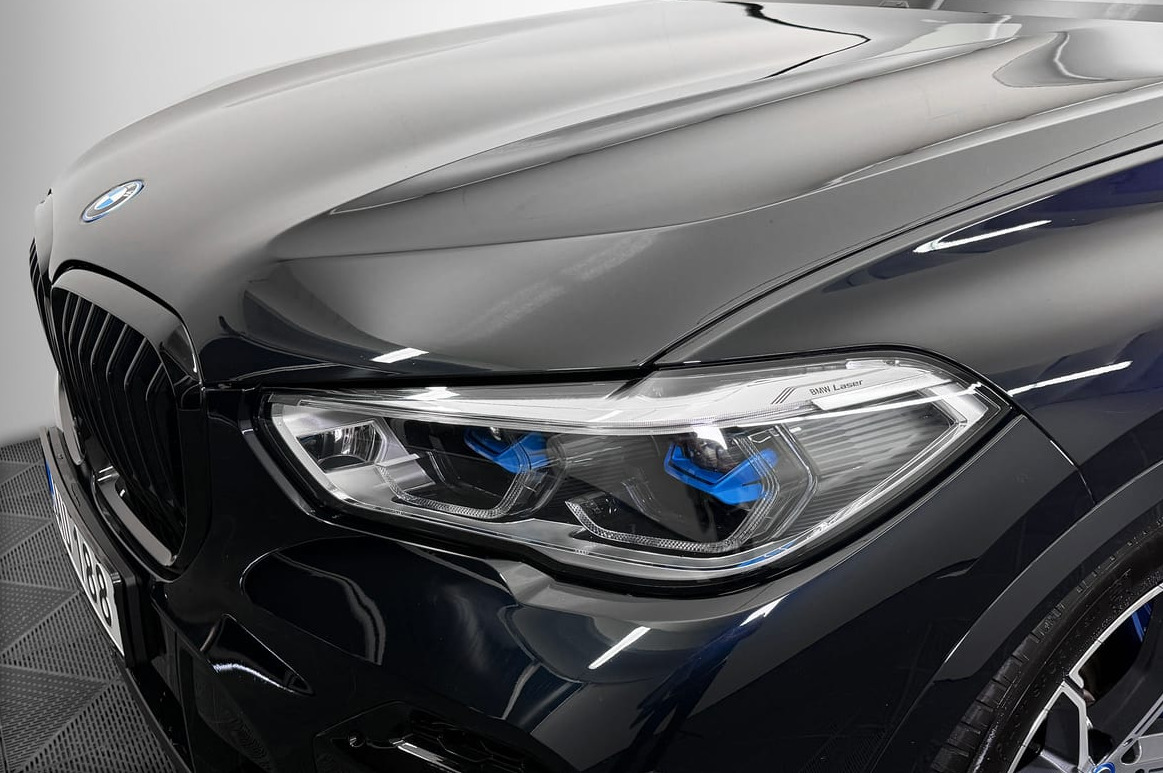 Sort BMW X5 fra 2022