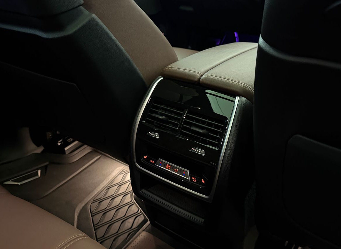Sort BMW X5 fra 2022